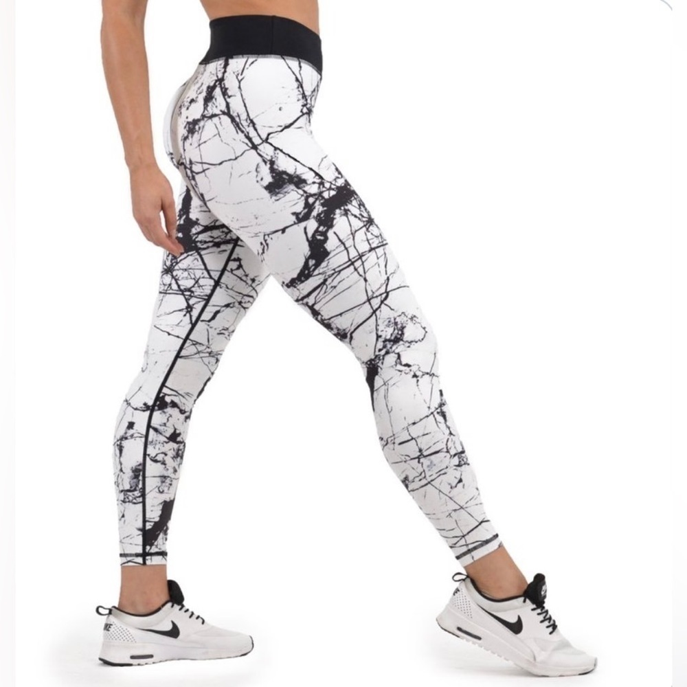 🆕DOYOUEVEN - Marble leggings